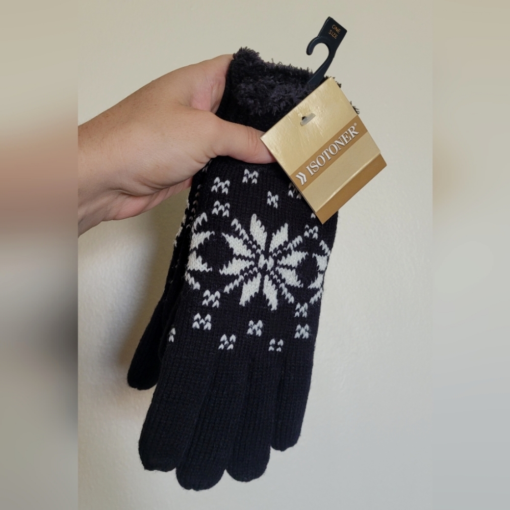 Nordic Snowflake Isotoner Microluxe Gloves, One Size. Classic Black & White.